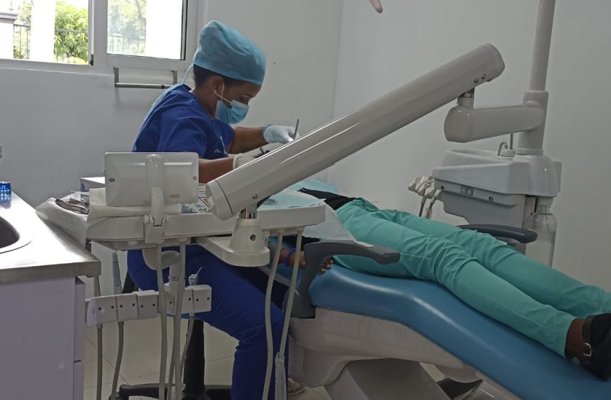 El Hospital Provincial Rosa Duarte, invita a su usuario a que se hagan la limpieza en la boca